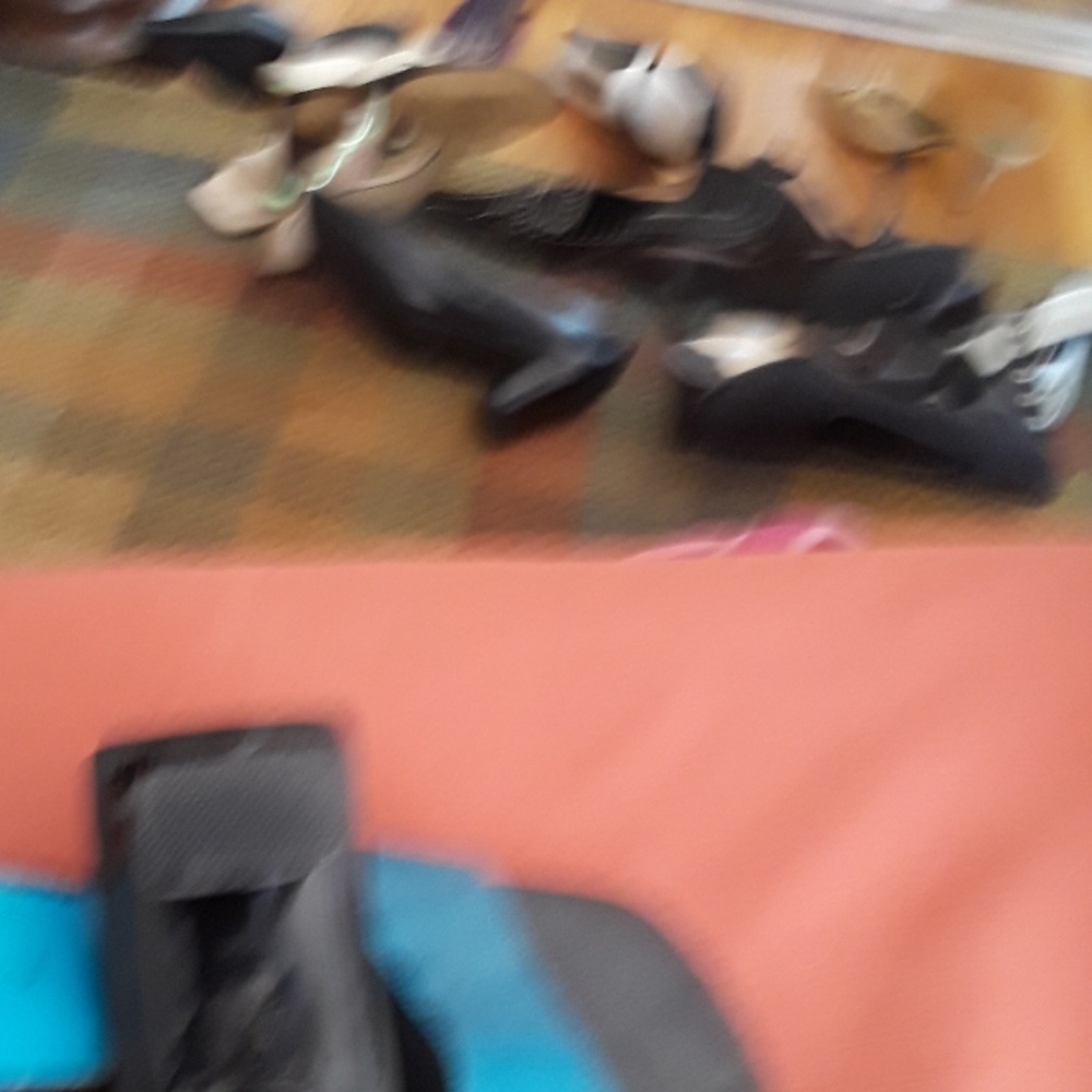 Heels - Picture 3 of 3